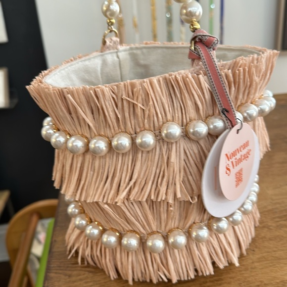 BTB Los Angeles Kate Round Pearl Bag - Picture 5 of 5